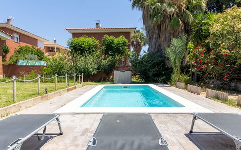Casa Alexandra: Plant, Water, Property, Building, Swimming Pool, Sky, Tree, Azure, Shade, Outdoor Furniture