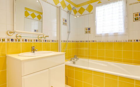 Villa Languedoc: Bathroom, Yellow, Tile, Room, Property, Interior Design, Ceiling, Wall, Floor, Architecture