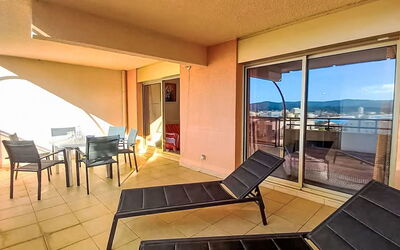 Accommodation:&nbsp;Les Mandariniers 320.2