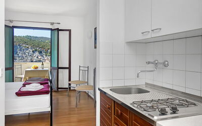 Accommodation:&nbsp;Cico 100.3