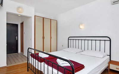Accommodation:&nbsp;Cico 100.3