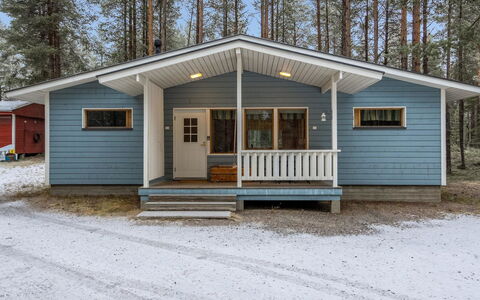 Villa Kuusanka: Wood, Siding, Cottage, Home, Door, Log Cabin, Hardwood, Garden Buildings, Plank, Wood Stain