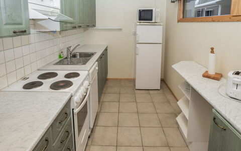 Villa Kuusanka: Apartment, Residential Area, Condominium, Urban Design, Balcony, Mixed-Use, Resort, Estate, Hotel, Shade