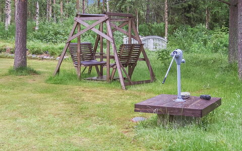 Ojala: Wood, Land Lot, Plant Community, Woodland, Garden, Trunk, Park, Backyard, Lawn, Yard