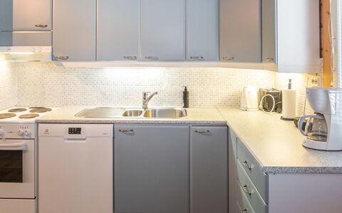 Ruka Snow and Sun 2: Kitchen, Kitchen Appliance, Countertop, Major Appliance, Cabinetry, Kitchen Sink, Interior Design, Flooring, Home Appliance, Sink