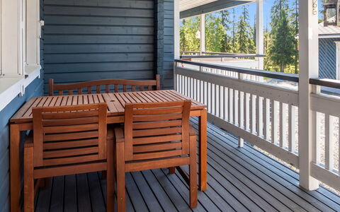 Ruka Snow and Sun 2: Wood, Floor, Ceiling, Hardwood, Plank, Deck, Porch, Shade, Wood Flooring, Glass
