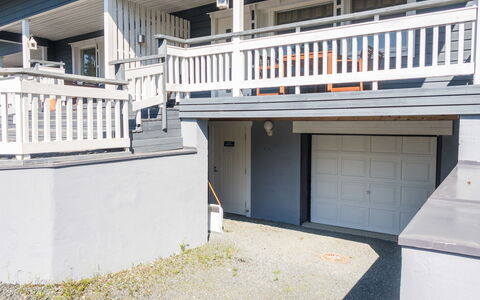 Ruka Snow and Sun 2: Siding, Concrete, Shade, Wood Stain, Handrail, Deck, Plank, Balcony, Outdoor Structure
