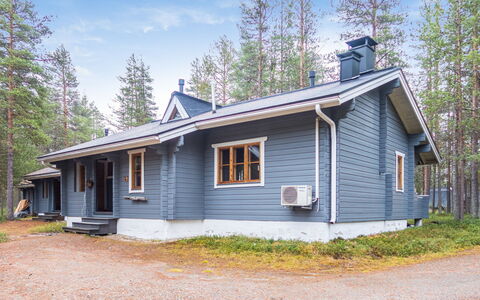 Purnukylä 6: Wood, Cottage, Home, House, Siding, Roof, Paint, Log Cabin, Garden Buildings