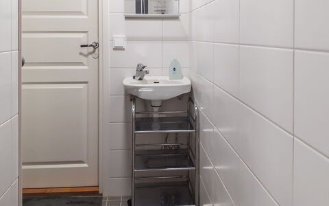 Kaukosaaren Ahonlaita: Flooring, Floor, Interior Design, Plumbing Fixture, Tile, Room, Plumbing, Bathroom, Tap