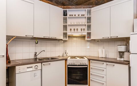 Pajuruka B5: Kitchen Appliance, Major Appliance, Flooring, Kitchen, Wood, Floor, Interior Design, Ceiling, Countertop, Cabinetry
