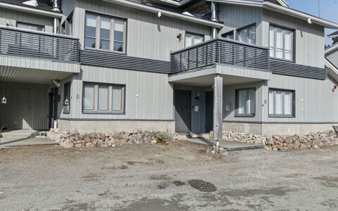 Rukapahta 5: Residential Area, Architecture, Home, Siding, Sash Window, Concrete, Estate, Driveway, Freezing