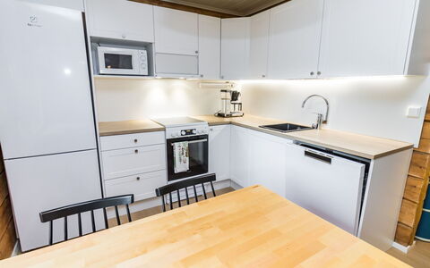 Pelkkaveska: Kitchen, Kitchen Appliance, Flooring, Interior Design, Countertop, Furniture, Wood, Major Appliance, Cabinetry, Floor