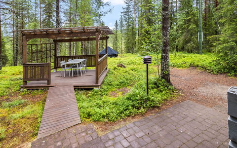Pelkkaveska: Wood, Forest, Woodland, Larch, Garden Buildings, Garden, Deck, Outdoor Structure, Log Cabin