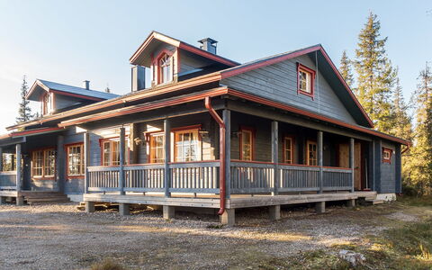 Pyryruka 1: Wood, House, Cottage, Siding, Home, Porch, Hardwood, Door, Plank, Wood Stain