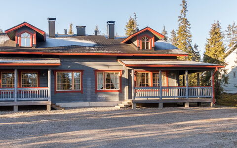 Pyryruka 1: Wood, Architecture, House, Roof, Home, Door, Cottage, Siding, Sash Window, Porch