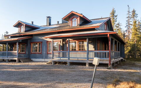 Pyryruka 1: Wood, House, Door, Home, Cottage, Siding, Roof, Porch, Hardwood, Plank
