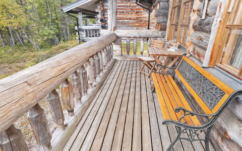 Karhunpesä: Wood, Hardwood, Wood Flooring, Plank, Wood Stain, Deck, Cottage, Porch, Log Cabin, Handrail