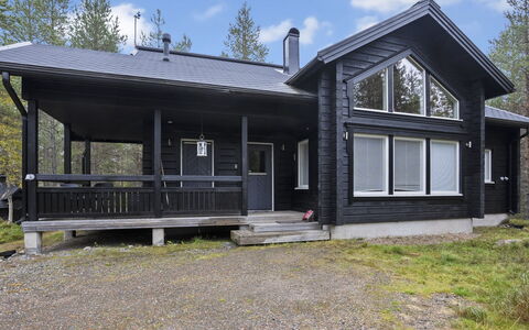 Vuosselin Kataja 5: Wood, House, Siding, Cottage, Home, Roof, Porch, Door, Log Cabin, Garden Buildings