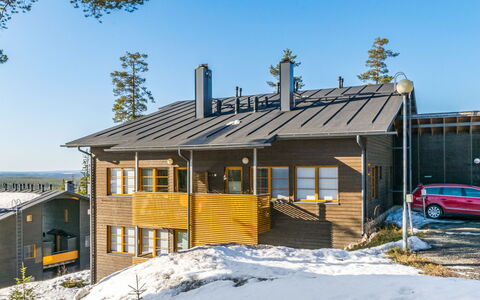Karhunvartijan Kota B1: House, Cottage, Home, Roof, Land Lot, Siding, Slope, Estate, Log Cabin