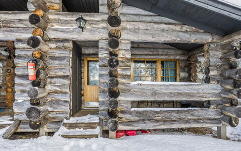 Kuontijärvi B: Wood, Siding, Cottage, House, Home, Plank, Garden Buildings, Log Cabin, Hardwood, Porch