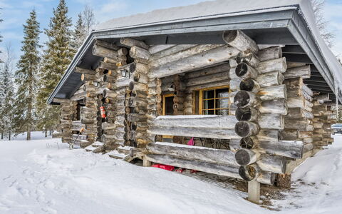 Kuontijärvi B: Wood, Siding, Cottage, House, Home, Plank, Garden Buildings, Log Cabin, Hardwood, Porch