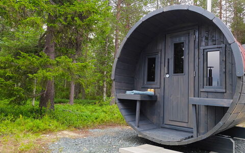 Ihtingin Koskikara: Wood, Siding, Cottage, House, Home, Plank, Garden Buildings, Log Cabin, Hardwood, Porch