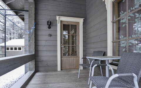 Ihtingin Koskikara: Wood, Siding, Cottage, House, Home, Plank, Garden Buildings, Log Cabin, Hardwood, Porch