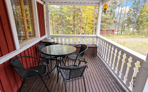 Kaukosaaren Ahonrinne: Wood, Furniture, Flooring, Porch, Floor, Wood Stain, Chair, Hardwood, Wood Flooring, Outdoor Furniture