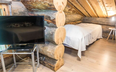 Costa Ruca: Wood, Furniture, Interior Design, Flooring, Floor, Bedroom, Lighting, Room, Bed, Ceiling