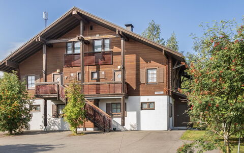 Alppitalo Punatähti 7 As 2: Grass, House, Cottage, Land Lot, Home, Estate, Lawn, Siding, Farmhouse, Porch