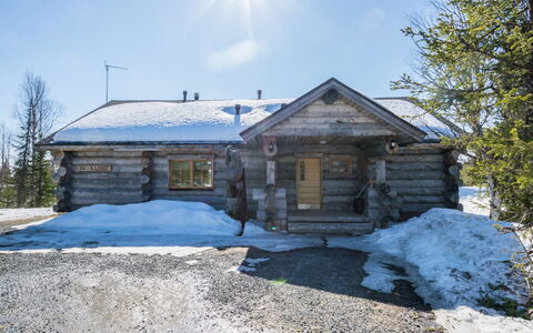 Iso-Karhu: Wood, Siding, Cottage, House, Home, Plank, Garden Buildings, Log Cabin, Hardwood, Porch