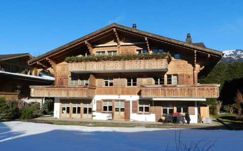 Lisa: Plant, Sky, Building, Window, House, Tree, Leisure, Facade, Wood, Roof