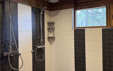 Sompsanniemi: Flooring, Floor, Plumbing Fixture, Bathroom, Interior Design, Plumbing, Tile, Composite Material, Room, Shower Head