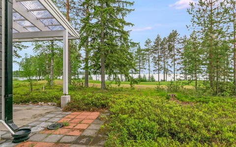 Paltamon Golfhovi B: Waterway, Bank, Watercourse, Lake, Cottage, Forest, Channel, Reservoir, Log Cabin