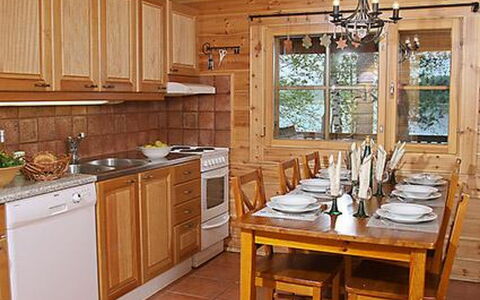 Divaanikivi: Grass, House, Cottage, Land Lot, Home, Estate, Lawn, Siding, Farmhouse, Porch