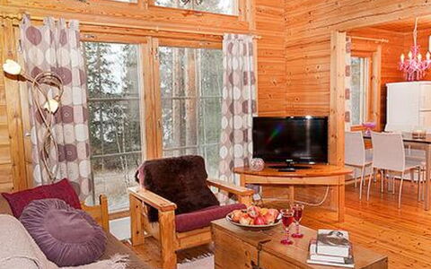 Ylähuone: Tree, Bank, House, Cottage, Lake, Pond, Forest, Log Cabin
