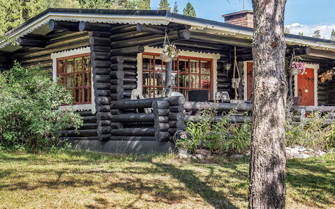 Hilupilttuu: Cottage, House, Home, Garden Buildings, Siding, Log Cabin, Farmhouse, Estate, Shed, Yard