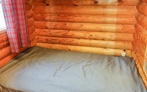 Tikkatupa: Wood, Floor, Wood Stain, Linens, Room, Bedroom, Hardwood, Bedding, Bed Sheet, Bed