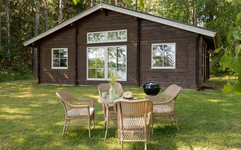 Joutsenlahti: Cottage, House, Home, Garden Buildings, Siding, Log Cabin, Farmhouse, Estate, Shed, Yard