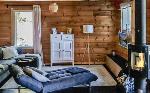 Villa Savonia: Tree, Bank, House, Cottage, Lake, Pond, Forest, Log Cabin