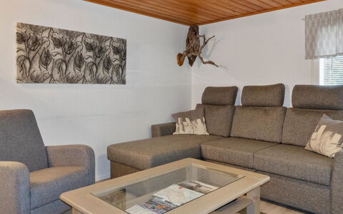 Järvelä: Waterway, Bank, Watercourse, Lake, Cottage, Forest, Channel, Reservoir, Log Cabin