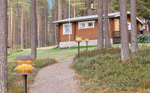 Järvelä: Waterway, Bank, Watercourse, Lake, Cottage, Forest, Channel, Reservoir, Log Cabin