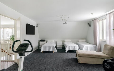 Mustijoenranta: Flooring, Floor, Interior Design, Bed, Ceiling, Bedroom, Furniture, Room, Apartment, Bed Sheet