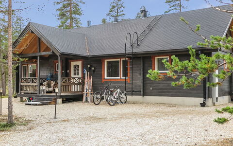 Homma: Wood, Cottage, Siding, House, Home, Roof, Log Cabin, Garden Buildings, Porch, Yard