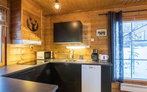 Poronpurema a: Wood, Home, Cottage, Log Cabin, Freezing, Wood Stain, Plank, Countertop, Kitchen, Winter