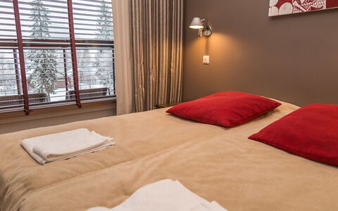 Tahko Spa Junior Suite Orange A6: Wood, Cottage, Wood Stain, Hardwood, Log Cabin, Plank, Ceiling, Natural Material, Lumber, Garden Buildings
