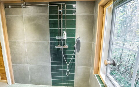 Suvantovirta: Flooring, Floor, Plumbing Fixture, Shower Head, Bathroom, Plumbing, Tile, Shower, Shower Bar, Shower Panel