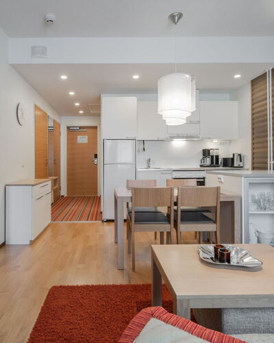 Nordic Chalet 9211