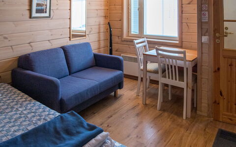 Vaeltajankulma Huoneisto 3: Cottage, House, Home, Garden Buildings, Siding, Log Cabin, Farmhouse, Estate, Shed, Yard