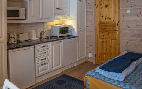 Vaeltajankulma Huoneisto 3: Cottage, House, Home, Garden Buildings, Siding, Log Cabin, Farmhouse, Estate, Shed, Yard